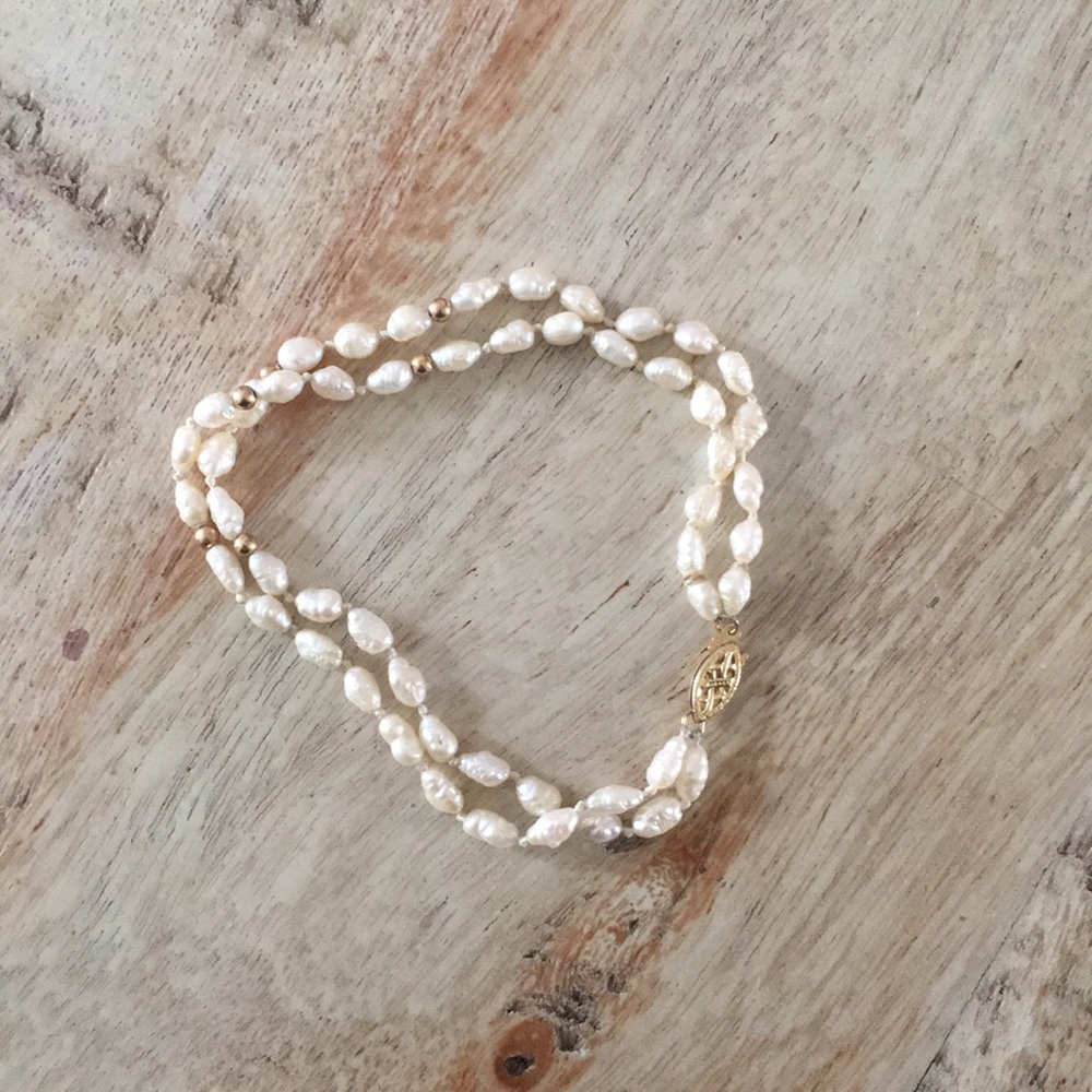 Double layered pearl and gold bead bracelet